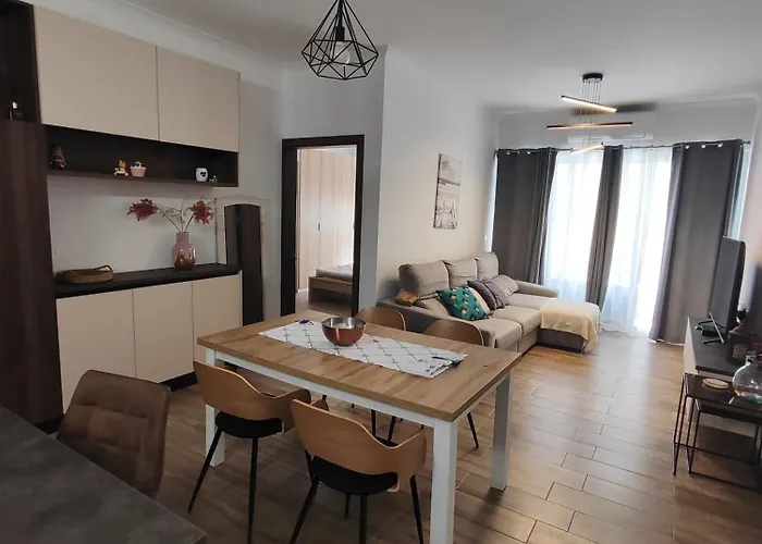 Modern And Spacious 3-bed Apartment, Steps From The * San Pawl il-Baħar
