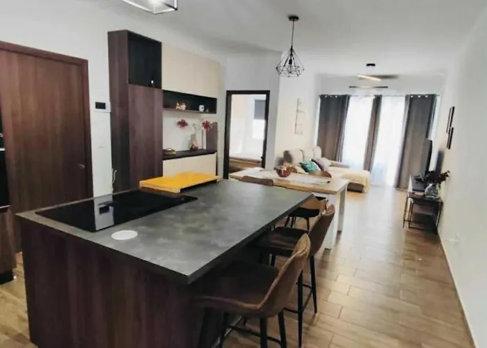 Lejlighed Modern And Spacious 3-bed Apartment, Steps From The San Pawl il-Baħar