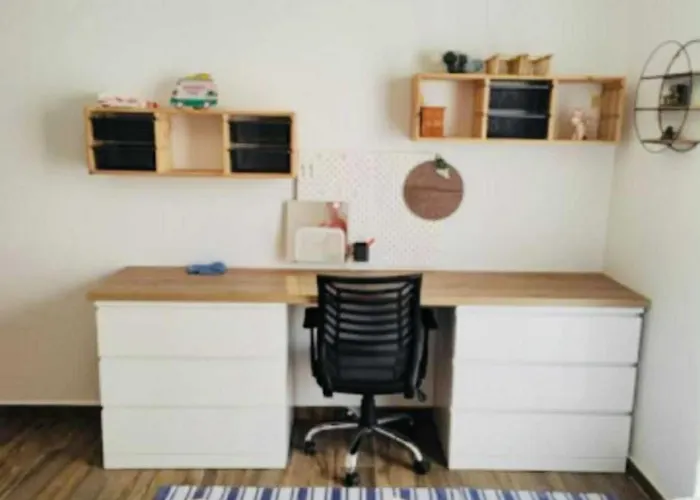 Modern And Spacious 3-bed Apartment, Steps From The Lejlighed *