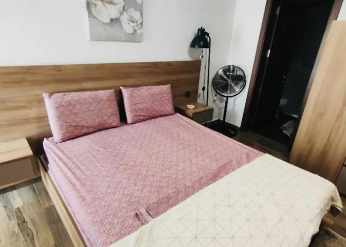 Lejlighed Modern And Spacious 3-bed Apartment, Steps From The San Pawl il-Baħar