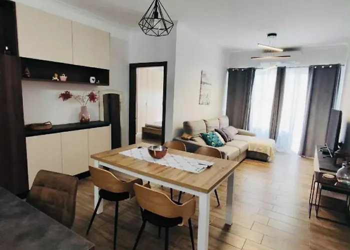 Modern And Spacious 3-bed Apartment, Steps From The * San Pawl il-Baħar