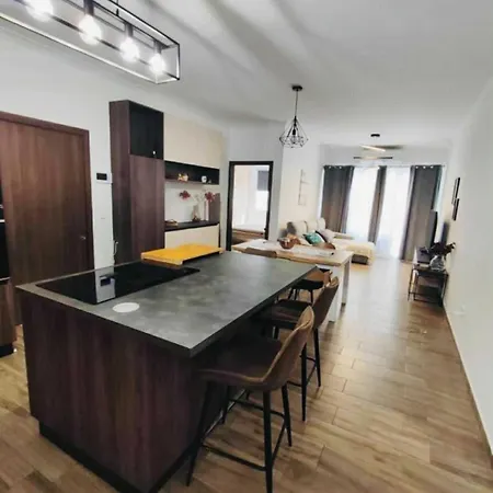 아파트 Modern And Spacious 3-bed Apartment, Steps From The 세인트폴스베이