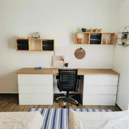Modern And Spacious 3-bed Apartment, Steps From The 아파트 *